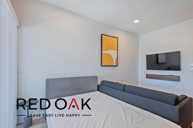 Foto del edificio - 7810 Topanga Canyon Blvd