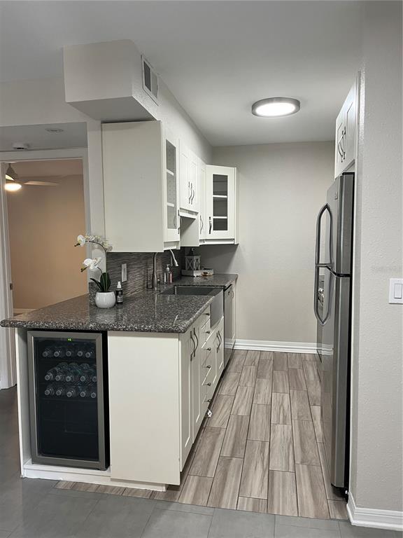 Building Photo - 528 Golden Raintree Pl