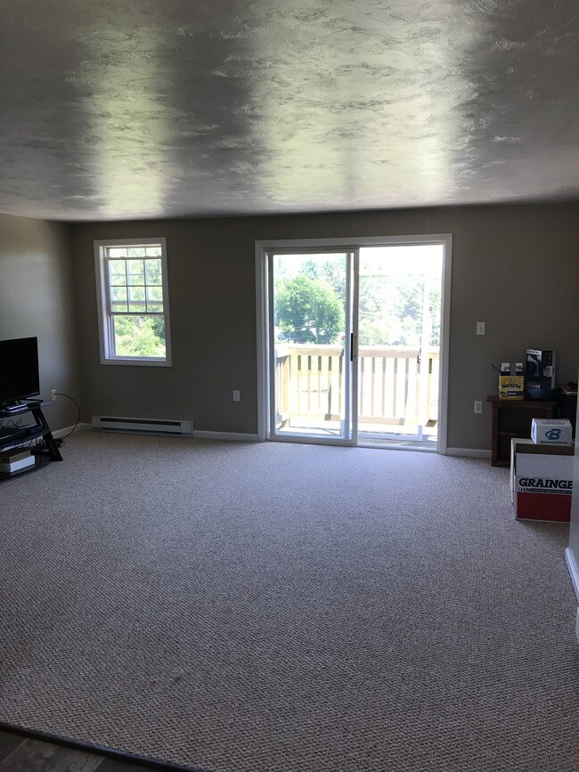 Sala de estar - 139 W Main St