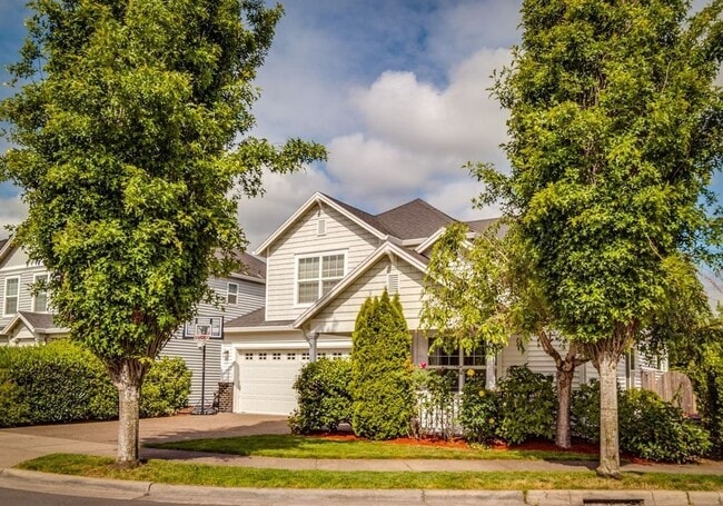 Building Photo - Beautiful Spacious Home!