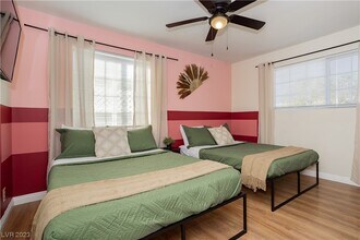 Building Photo - 2205 Santa Paula Dr