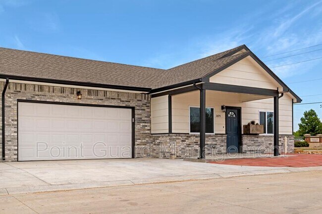 Building Photo - 2891 Oliver Dr
