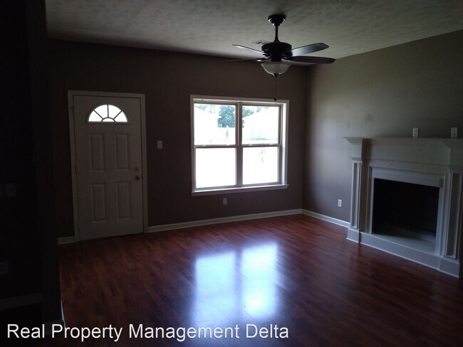 Foto del edificio - 3 br, 2 bath House - 30 Gold Meadows Lp.