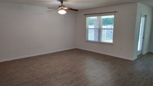 Family Room - 3492 Quail Dr
