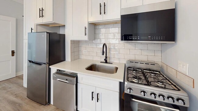 Foto del edificio - 2119 N Sedgwick St