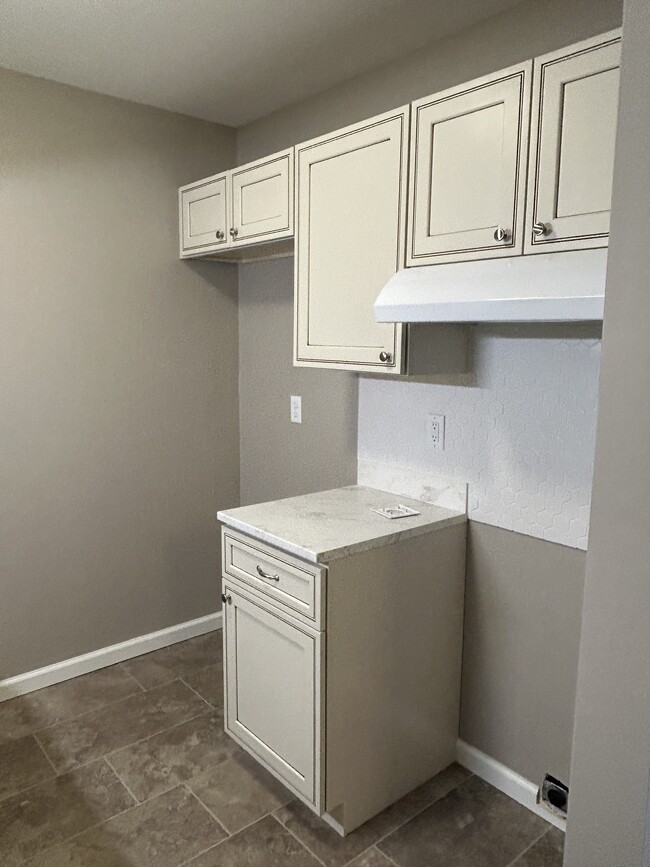 Foto del edificio - 5452 Dunmore Dr