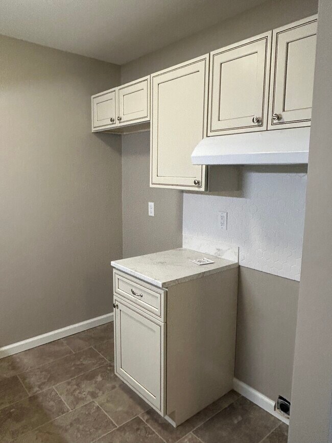 Foto del edificio - 5452 Dunmore Dr