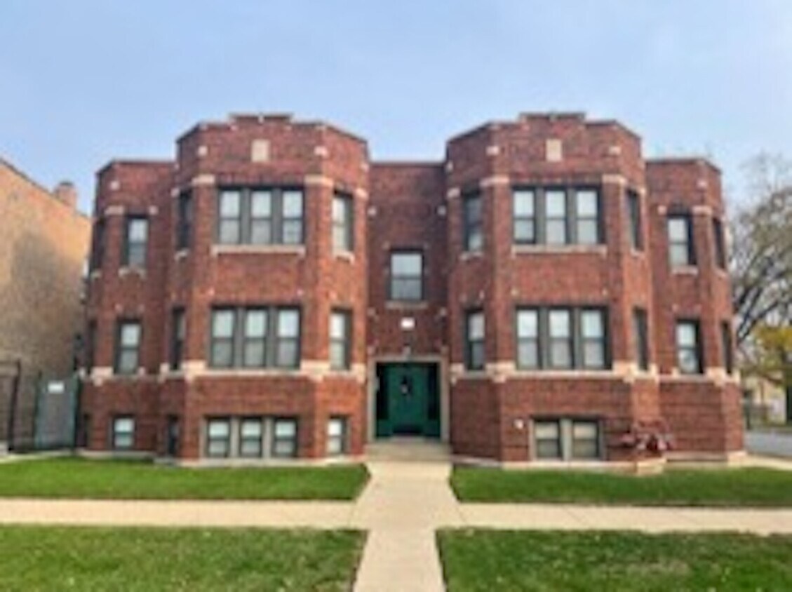7555 S Yale Ave Unit 1, Chicago, IL 60620 7555 S Yale Ave Chicago, IL