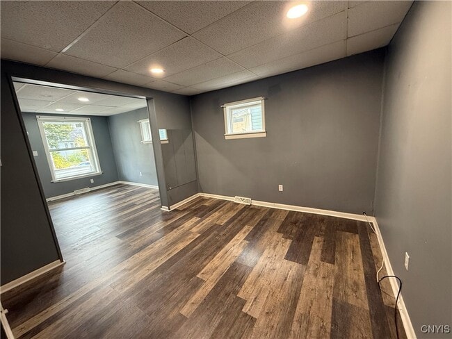 Foto del edificio - 221.5 Lakeview Ave