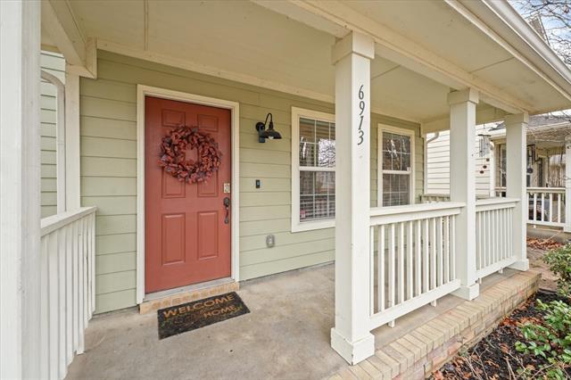 Foto del edificio - 6913 Planters Row Dr