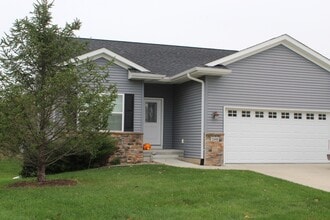 Building Photo - 2091 Mackinaw Dr