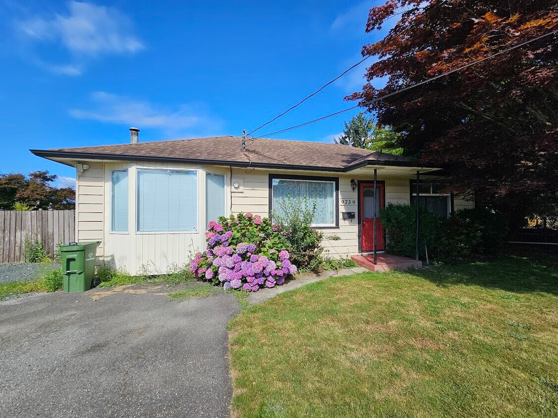 Photo principale - 9739 Sidney St