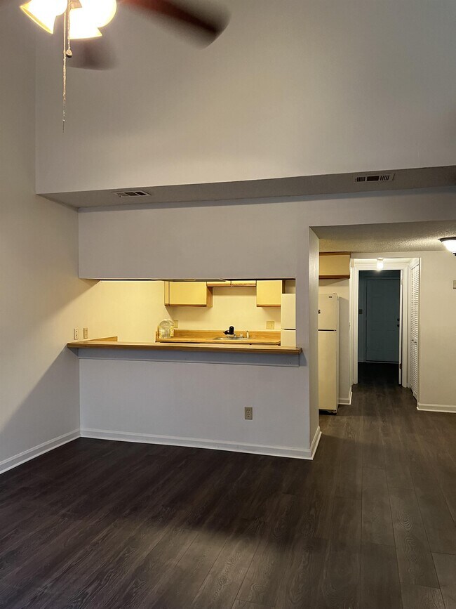 Building Photo - 2343 Sandpiper St