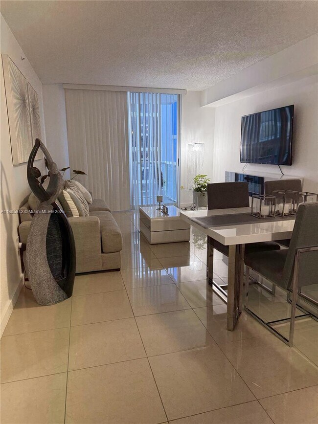 Foto del edificio - 5091 NW 7th St