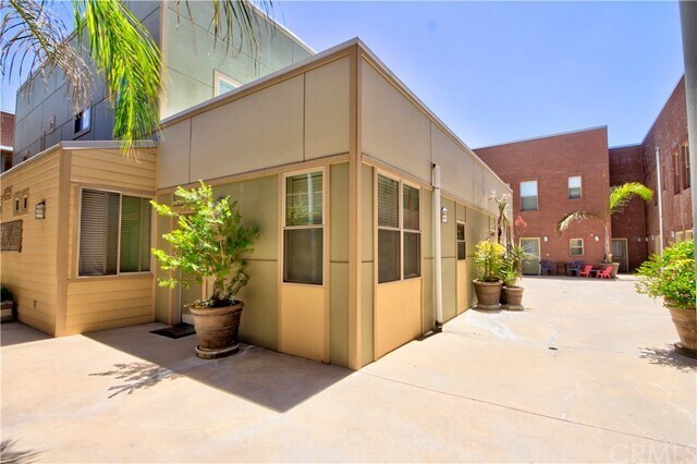 Building Photo - 42081 3rd St