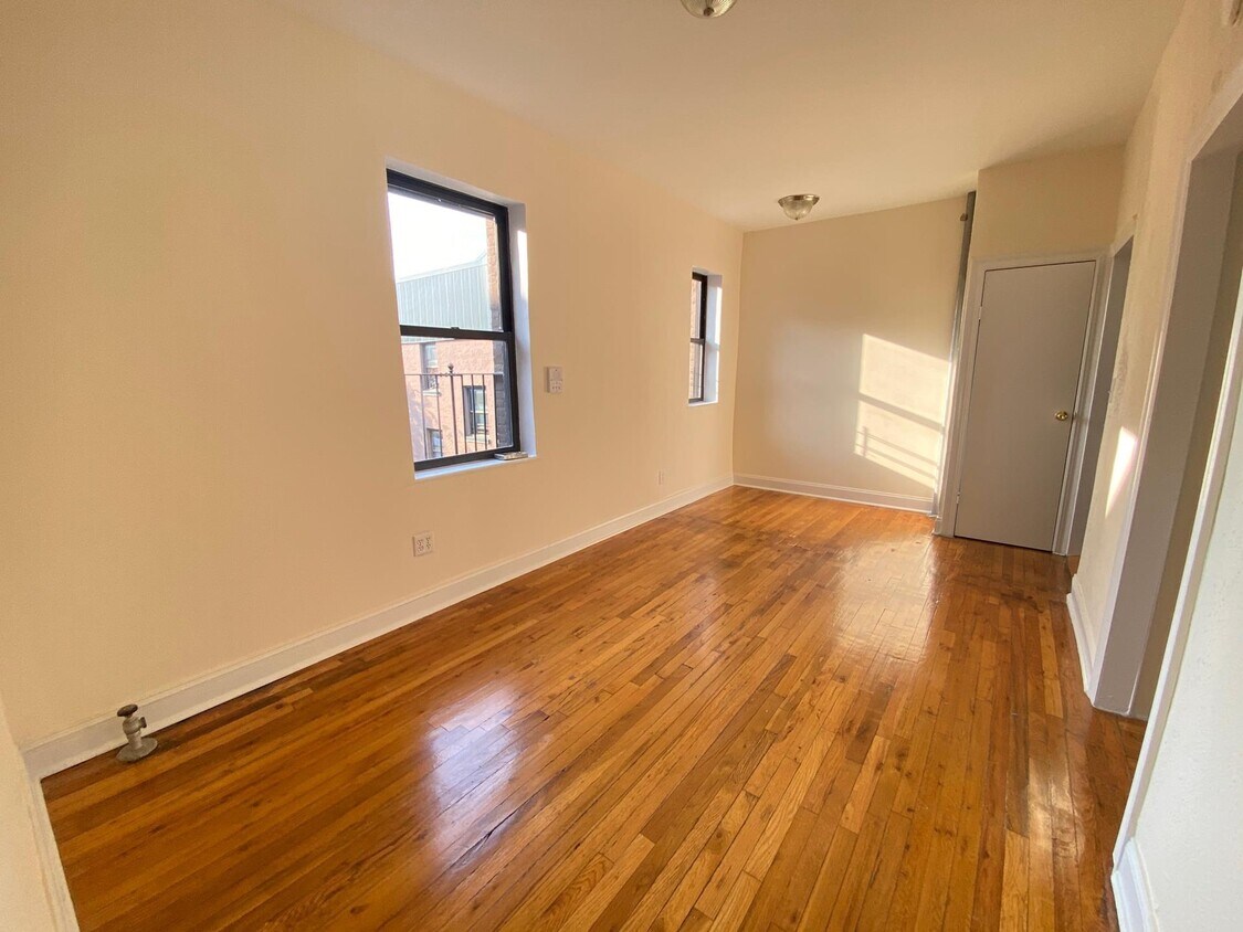3716 65th St Unit 5E, Queens, NY 11377 Room for Rent in Queens, NY