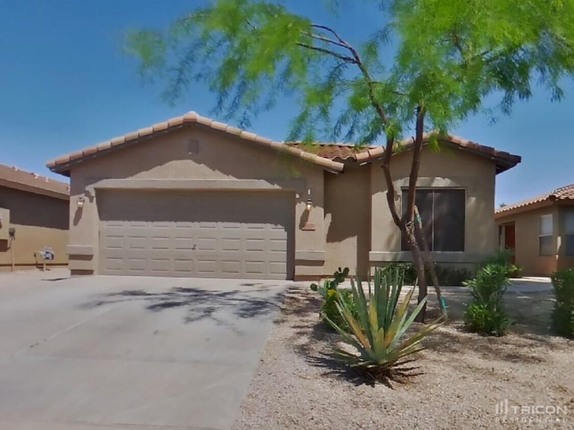 Primary Photo - 43780 Elm Dr