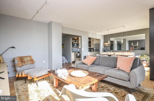 Foto del edificio - 4242 East-West Hwy