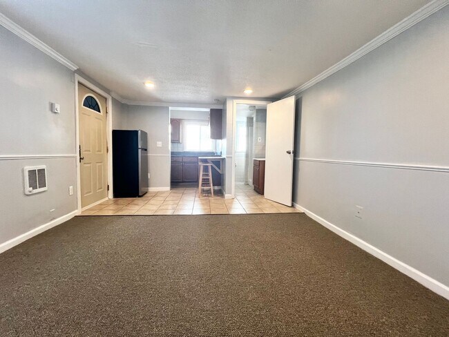 Foto del edificio - 204 S Main St