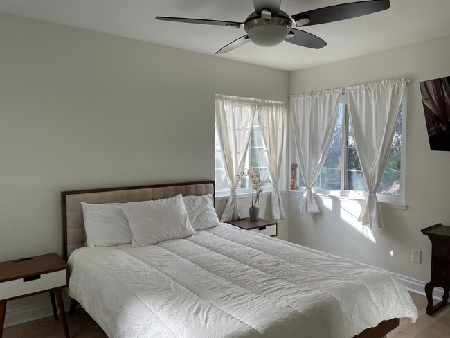 Foto del edificio - 27061 Springwood Cir