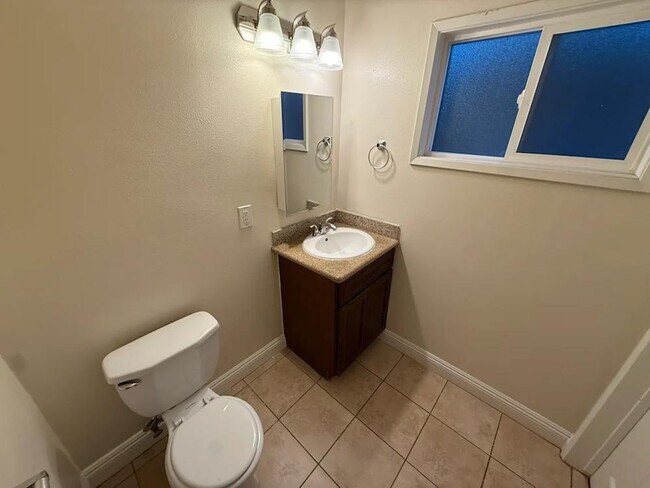 Foto del edificio - 7153 De Palma St