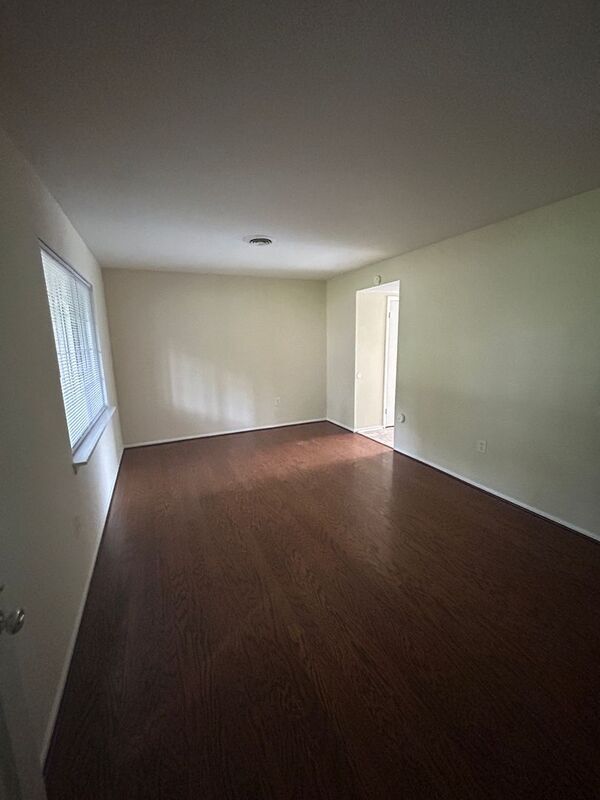 Building Photo - 1403 Calander Ct