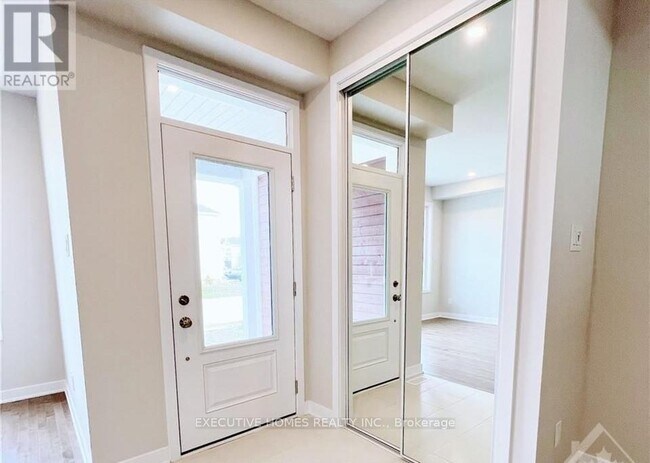 Building Photo - 830 Bascule Pl