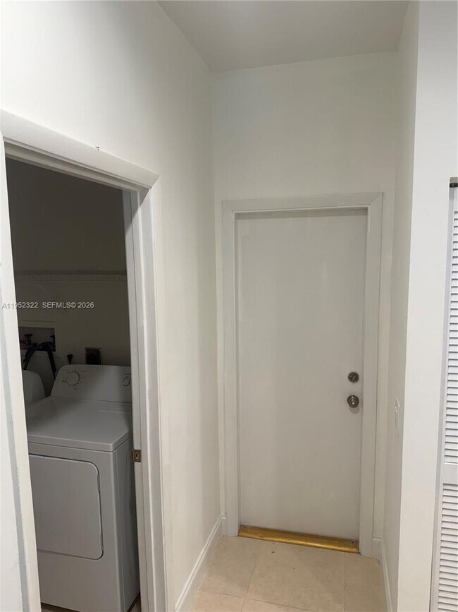 Foto del edificio - 1288 Camellia Cir