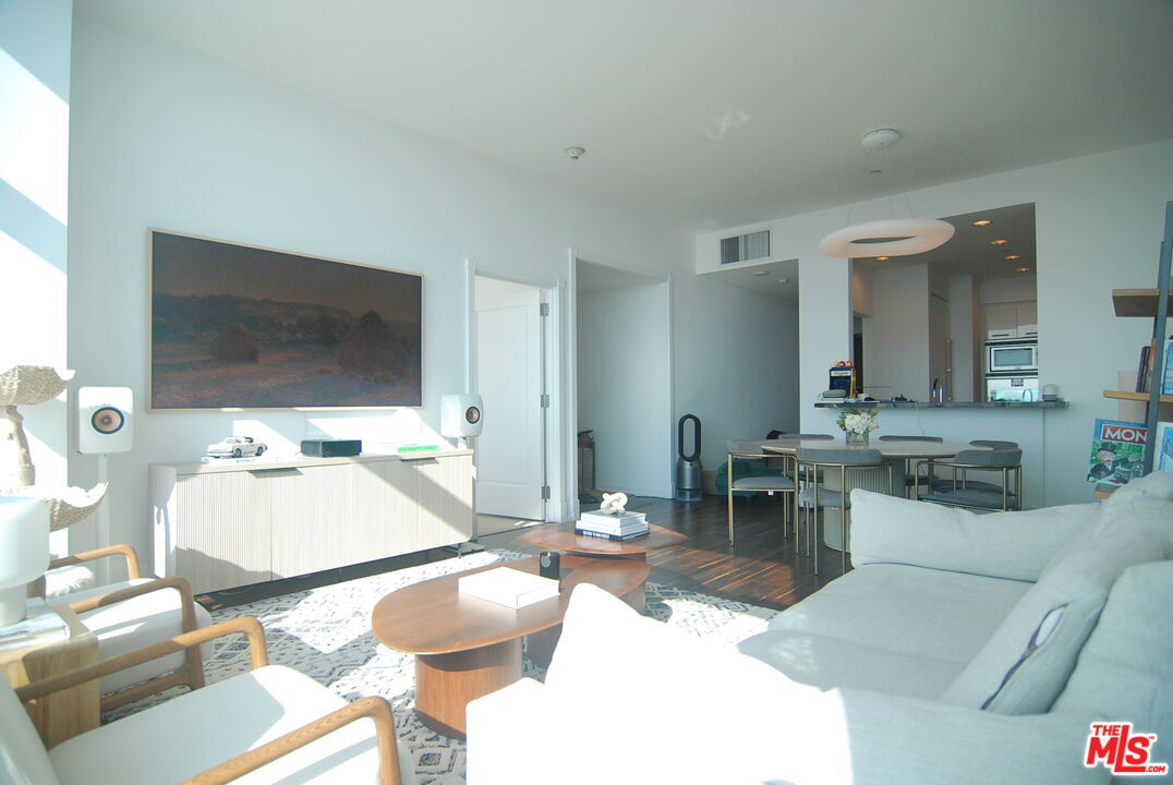 Foto principal - 900 W Olympic Blvd