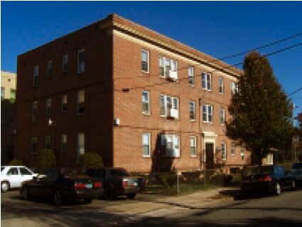 Oxford Gardens - Circular Gardens Apartments
