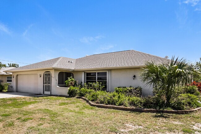 Building Photo - 2130 SE 9th Terrace