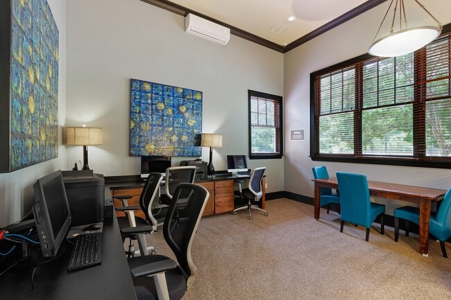 Photo - The Estates at River Pointe Apartments