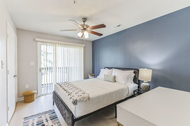 Foto del edificio - 3516 Carlson Bay Ct