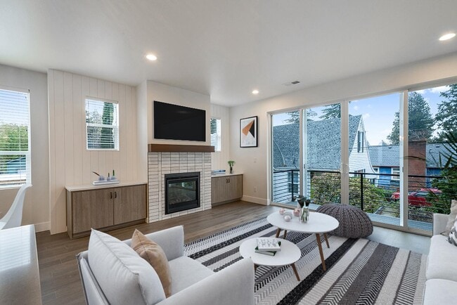 Photo - Luxurious University Park townhome near St Johns