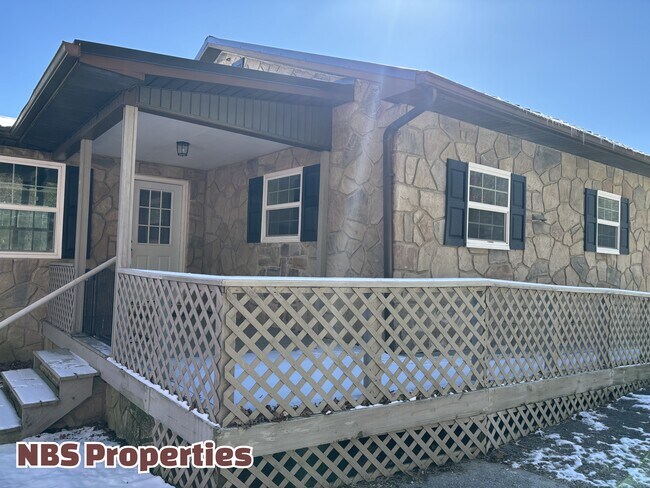 Building Photo - 143 McCully Ln