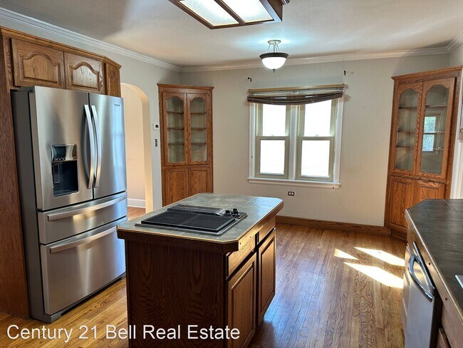 Building Photo - 2 br, 2 bath House - 118 E 3rd Ave