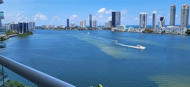 Foto del edificio - 2600 Island Blvd