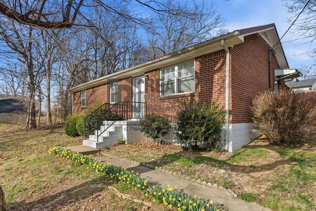 Building Photo - 1527 Cherry Tree Dr