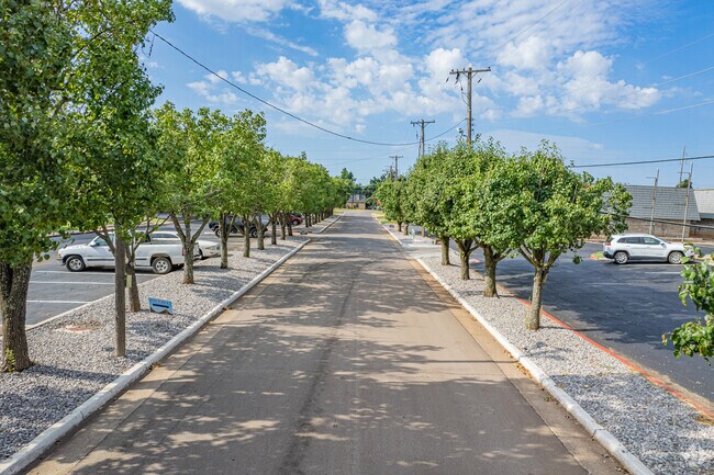 Main Street - Oak Creek Apartments