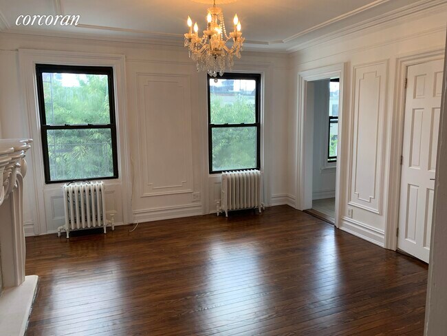 Building Photo - 138 Kent St