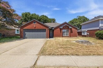 Building Photo - 2866 White Oak Dr