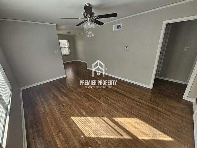 Foto del edificio - 1737 Capri Rd