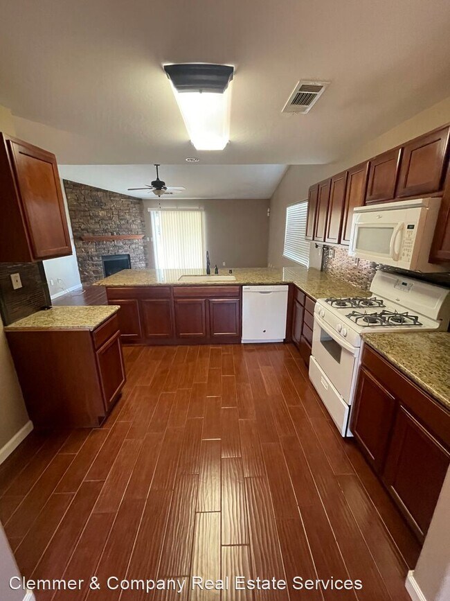 Building Photo - 3 br, 2 bath House - 12325 Mezzadro Ave