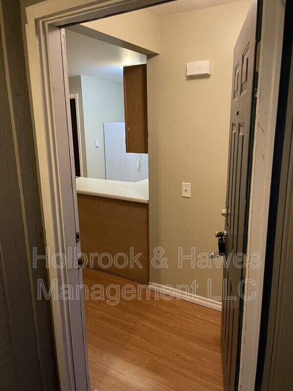 Building Photo - 4531 Boardwalk Dr