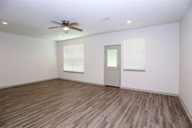 Building Photo - 2704 Appian Way