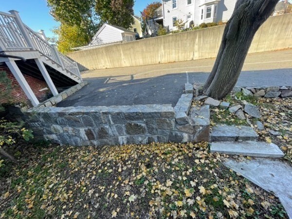 Building Photo - 162 Cabot St