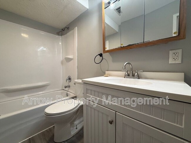 Foto del edificio - 2049 Worthington Ave