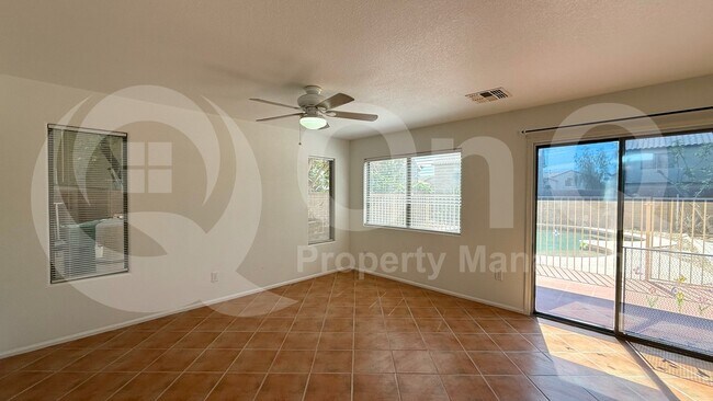 Foto del edificio - 12609 W Colter St