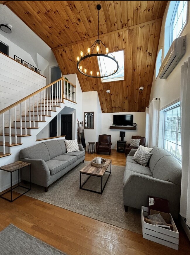 Building Photo - 11 Brookstone Ln