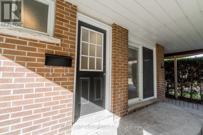 Building Photo - 899 Florell Dr